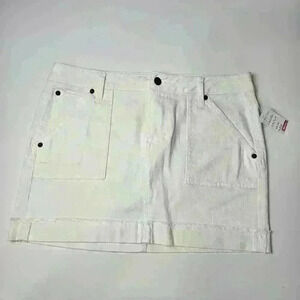 Maurices Women White Denim Skirt NWT Size 9/10